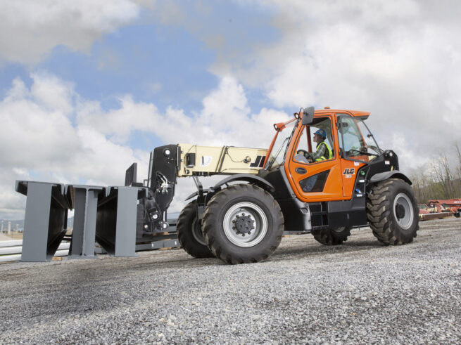 JLG 1732 HIGH-CAPACITY TELEHANDLER